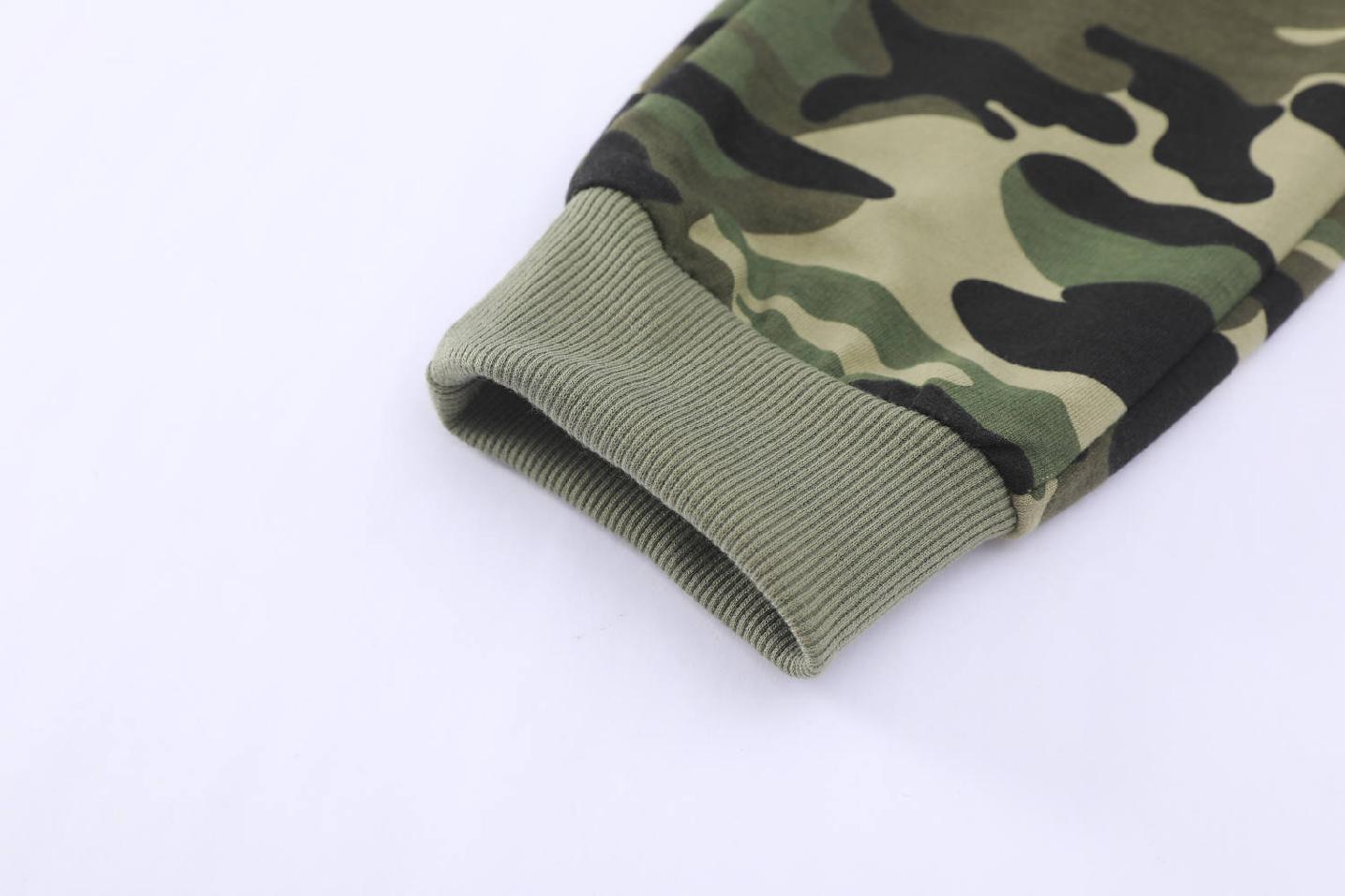 Chlapecké maskáčové tepláky Kugo ST8826 zelené